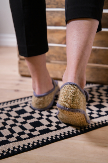 Pointe - Hausschuhe im Ballerinastil