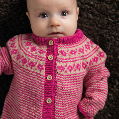 Tjärblomster – Strickjacke für die Kleinsten