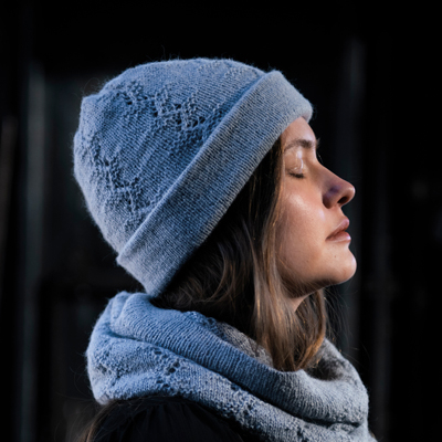 Ässja - Mütze mit Lochmuster
