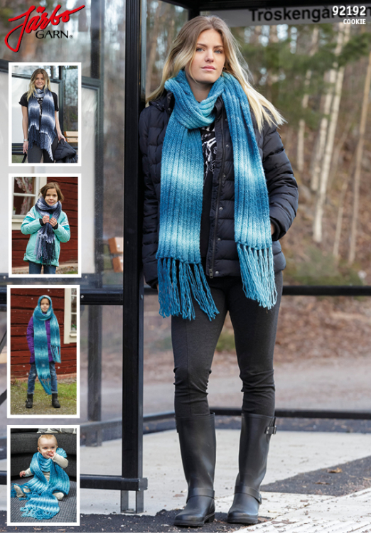 Langer Schal mit Fransen