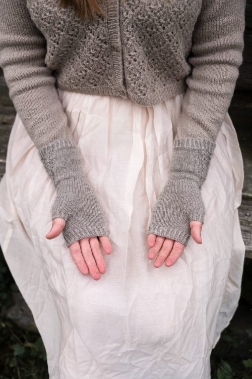 Morgondimma - Halbfingerhandschuhe mit Zöpfen