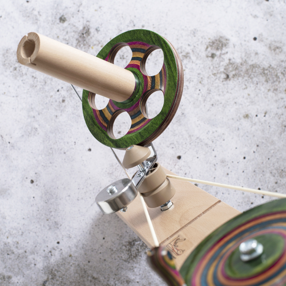 Signature Garnwickler in gemustertem Holz