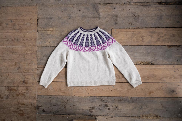 Härd - Damenpullover mit gemusterter Schulterpasse