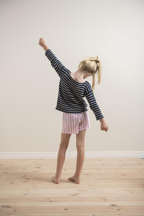 Brännö mini - Gestreifter Kinderpullover mit U-Boot-Ausschnitt