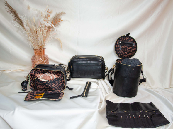 Stockholm Limited Edition Black - Nadeletui