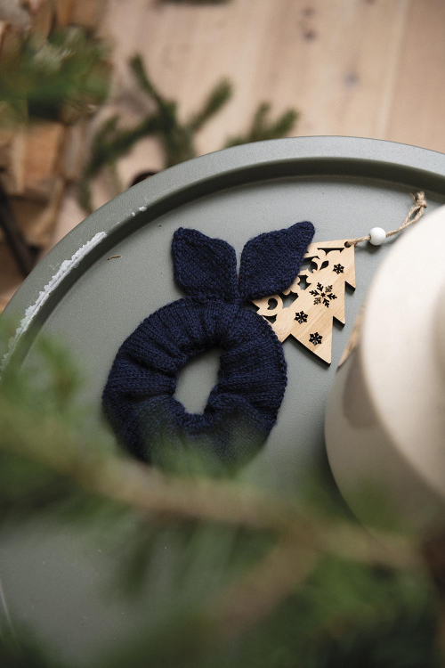 Liljeholmen - Scrunchie mit Blättern