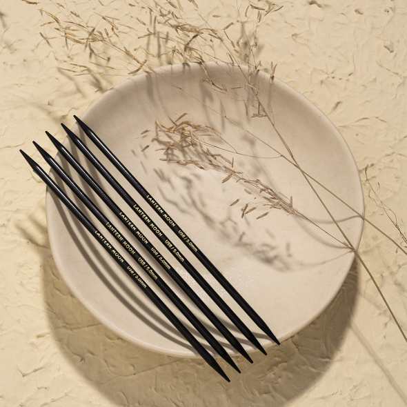 Lantern Moon Ebony Nadelspiel