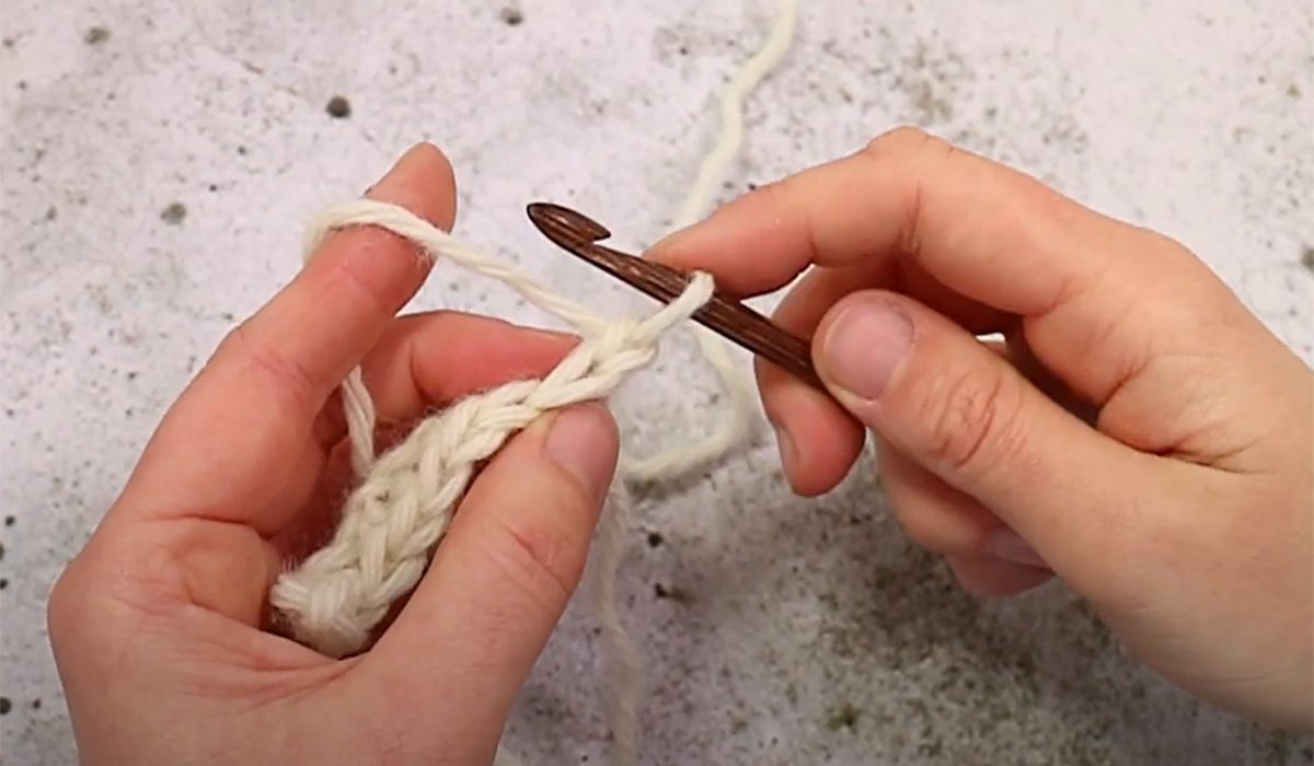 Ein halbes Stäbchen häkeln (hStb)